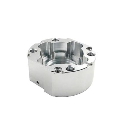 Parti industriali CNC personalizzate Casche di metallo argento Parti di lavorazione