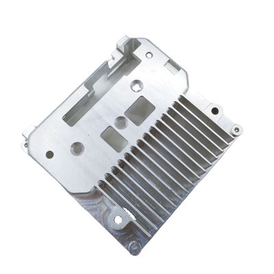 Componenti di dissipatori di calore CNC di alluminio lavorati per dispositivi elettronici