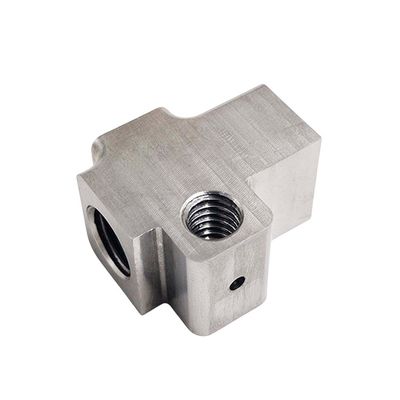 Fabbricazione di macchinari per macchinari CNC Produttori di parti per veicoli pesanti