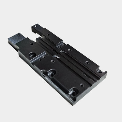 Parti di lavorazione ad alta precisione CNC / lavorazione ad alta precisione per l'industria automobilistica per la perforazione di metalli preziosi