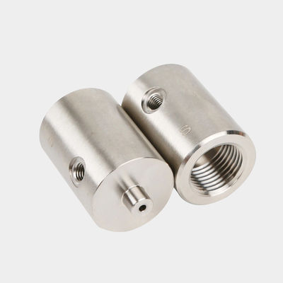 Servizio di perforazione di parti metalliche di precisione